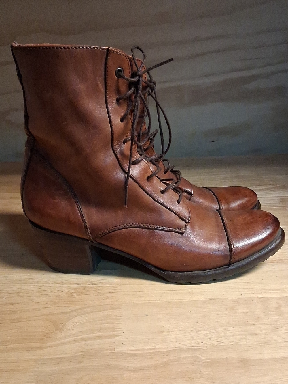 Seal Of The Sutro Cognac Brown Leqtger Lace Up Heeled Boots 8.5